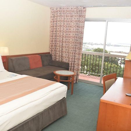 Hotel Sawa ดูอาลา ภายนอก รูปภาพ