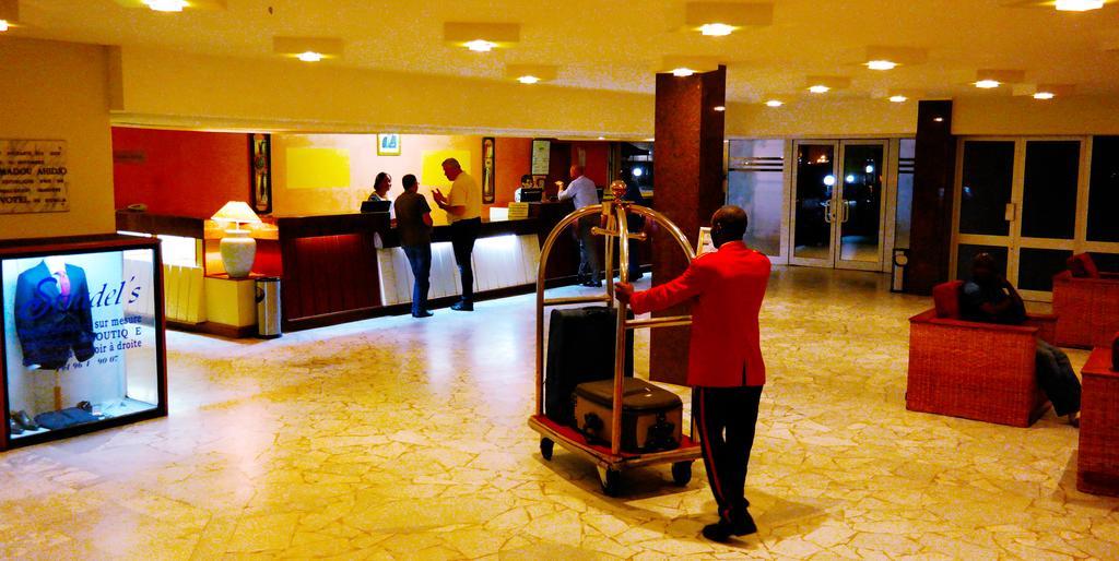 Hotel Sawa ดูอาลา ภายนอก รูปภาพ