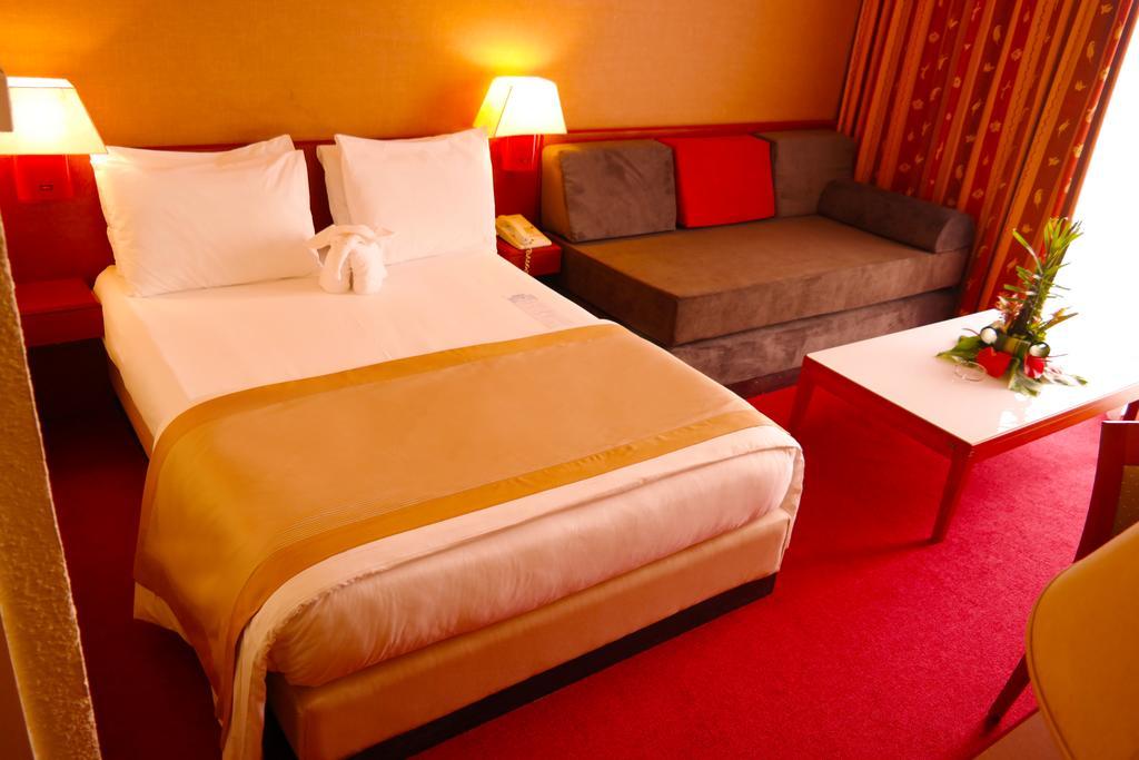 Hotel Sawa ดูอาลา ภายนอก รูปภาพ