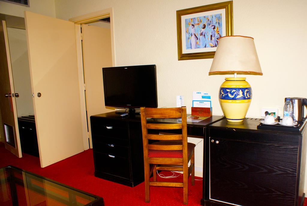 Hotel Sawa ดูอาลา ภายนอก รูปภาพ