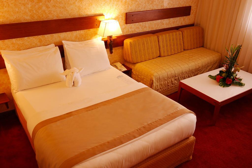 Hotel Sawa ดูอาลา ภายนอก รูปภาพ