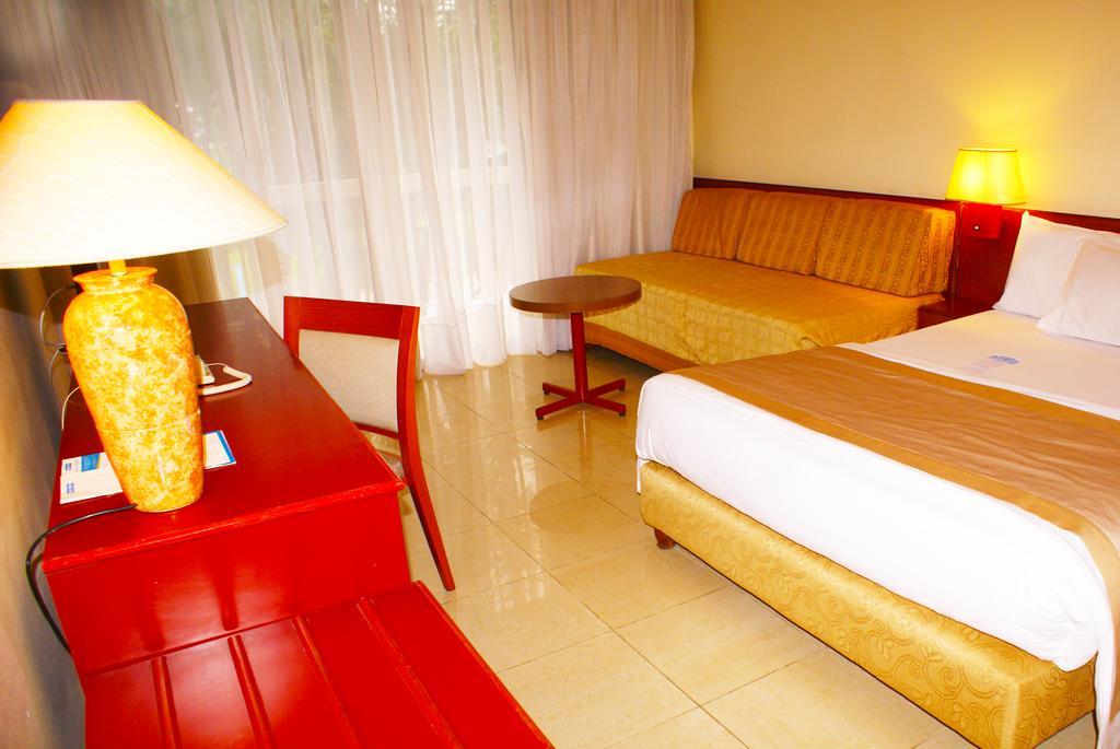 Hotel Sawa ดูอาลา ภายนอก รูปภาพ