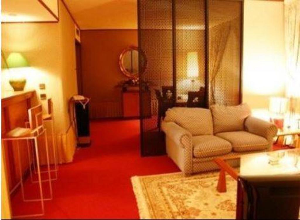 Hotel Sawa ดูอาลา ห้อง รูปภาพ