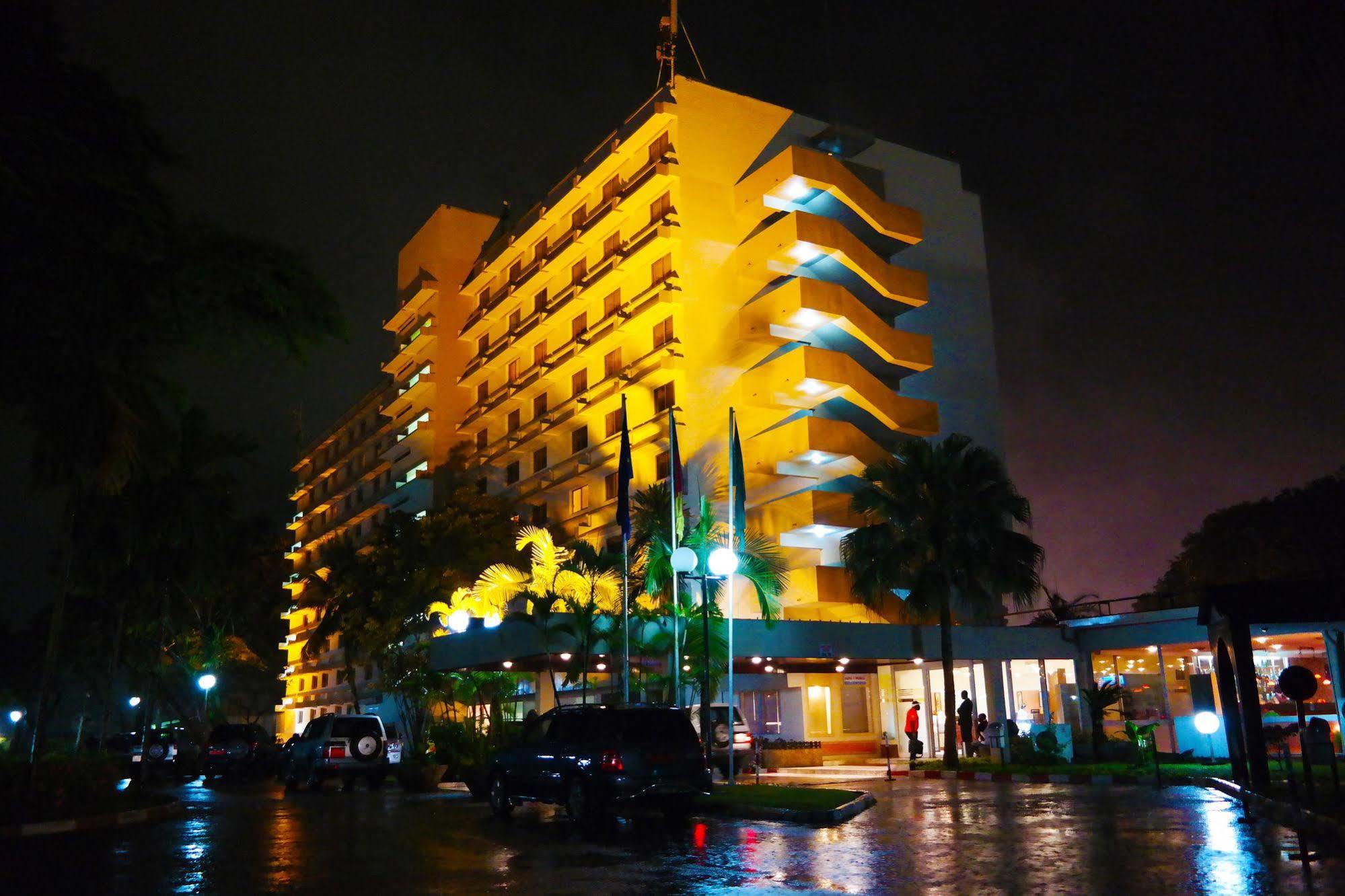 Hotel Sawa ดูอาลา ภายนอก รูปภาพ