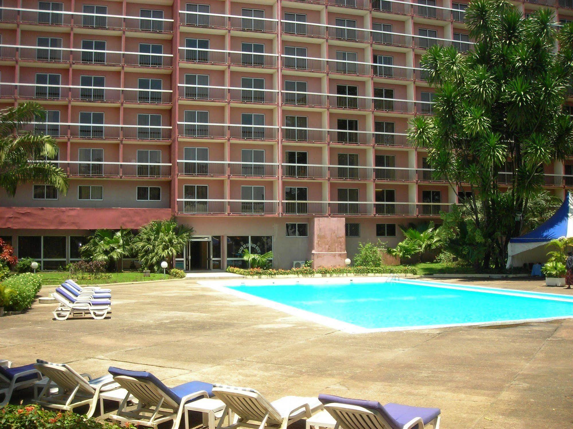 Hotel Sawa ดูอาลา ภายนอก รูปภาพ