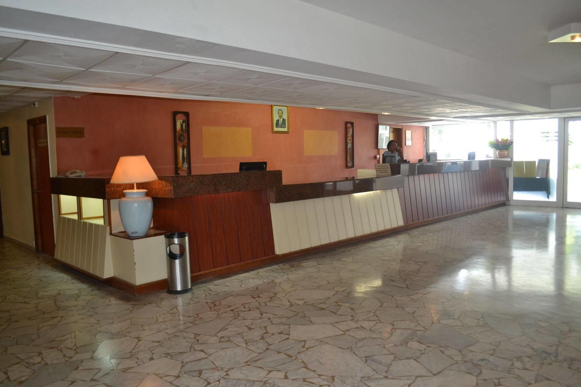 Hotel Sawa ดูอาลา ภายนอก รูปภาพ
