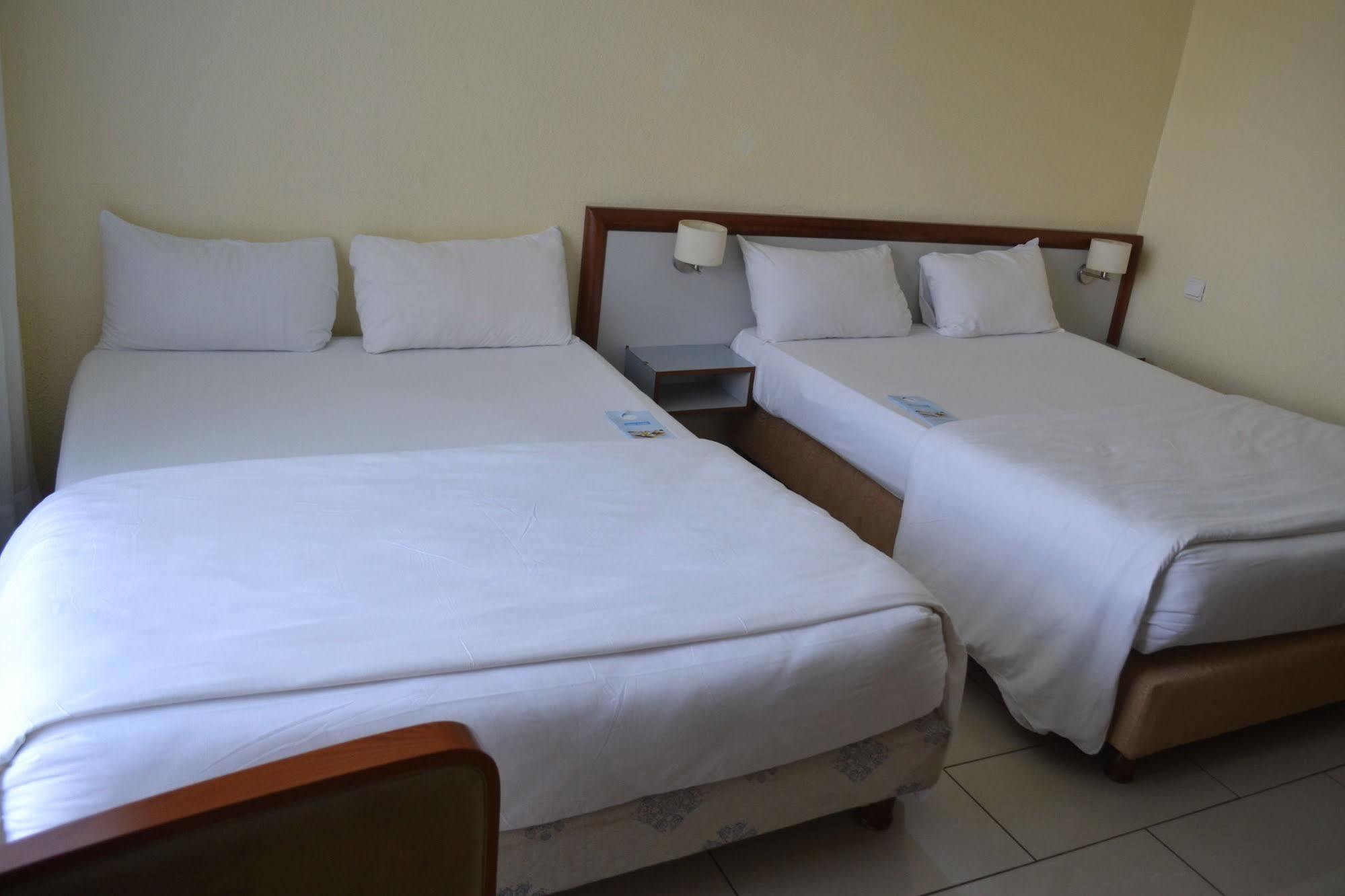 Hotel Sawa ดูอาลา ภายนอก รูปภาพ