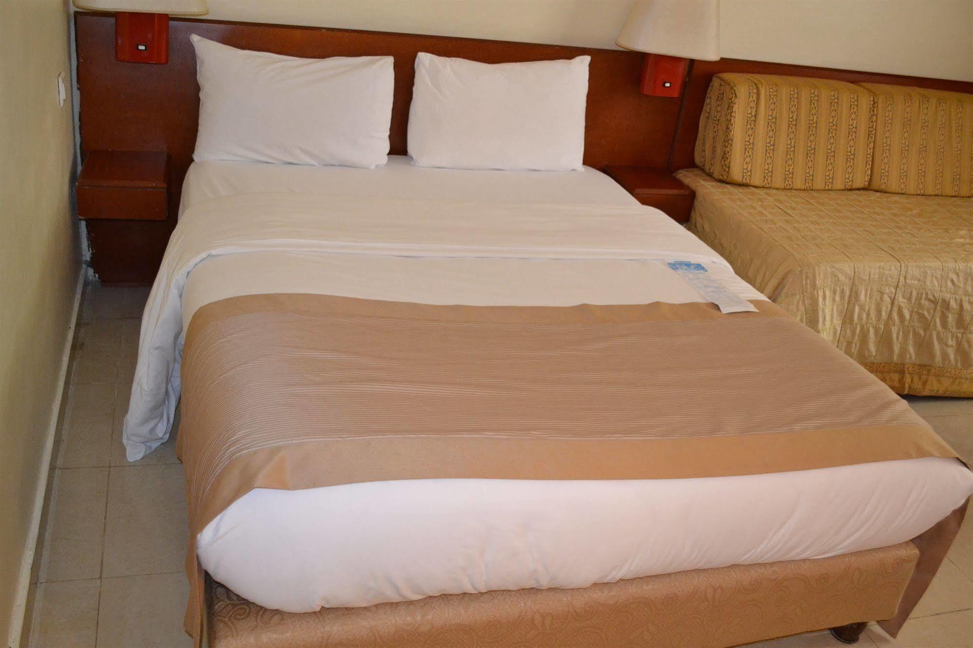 Hotel Sawa ดูอาลา ภายนอก รูปภาพ