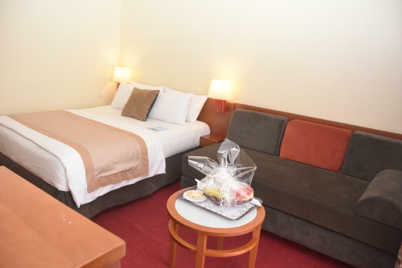 Hotel Sawa ดูอาลา ภายนอก รูปภาพ